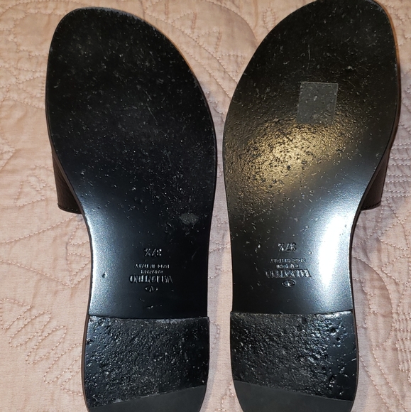 Sandals - Picture 3 of 4